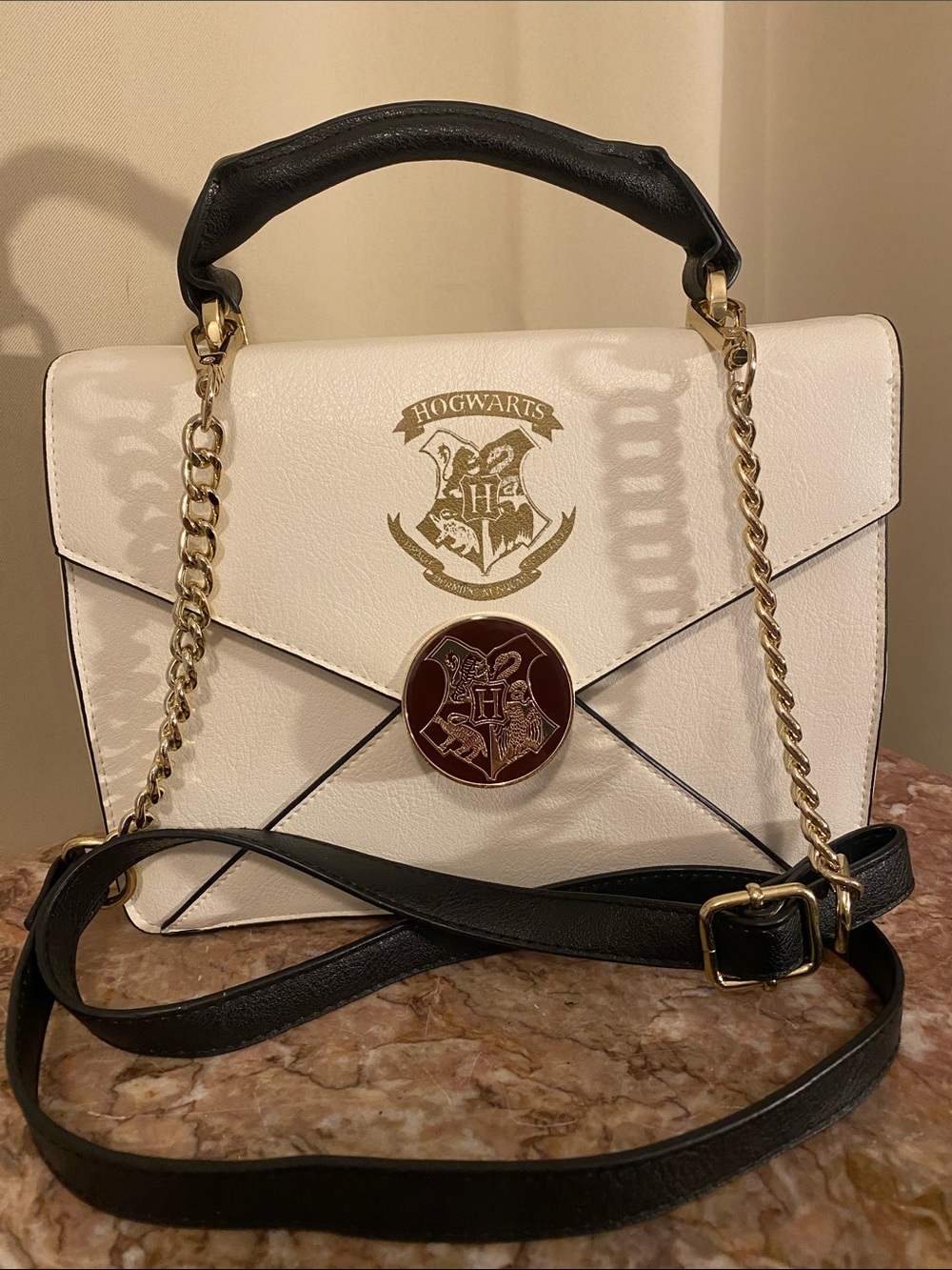 Harry Potter Hogwarts Envelope Style Crossbody Purse black & gold tone chain